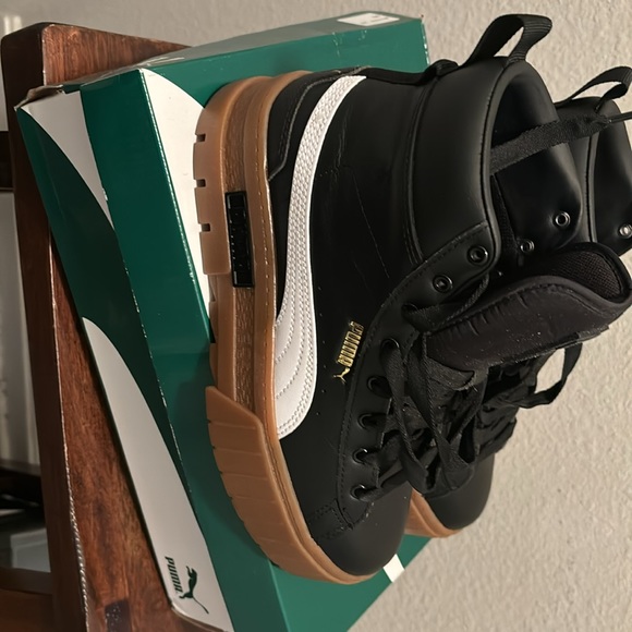 Puma - Picture 3 of 4